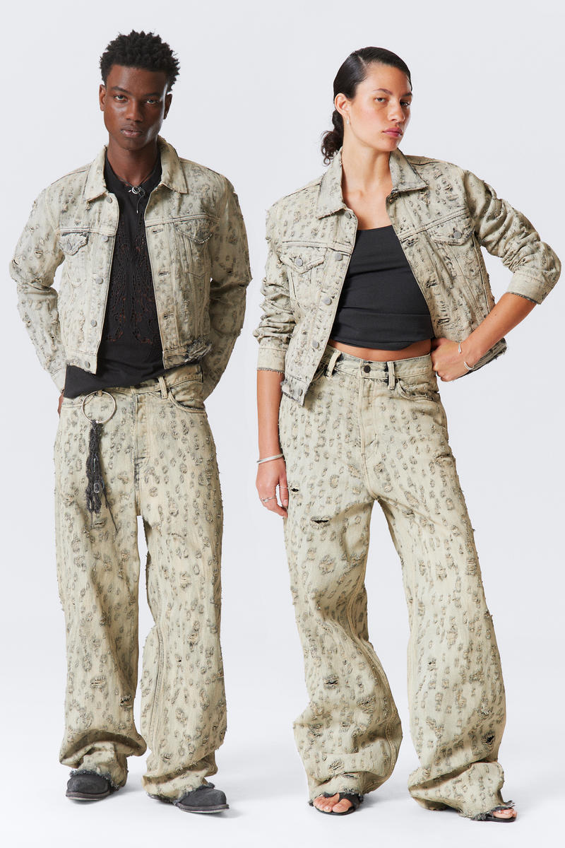 Astro Loose Baggy Leg Distressed Jeans Astro Loose Baggy Leg Distressed Jeans von Weekday