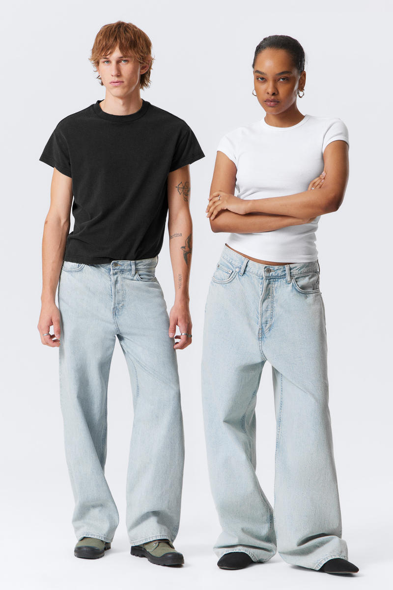 Astro Loose Baggy Leg Jeans von Weekday