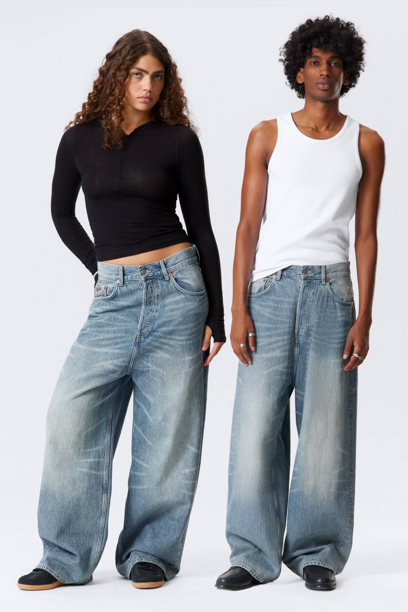 Astro Loose Extra Baggy Leg Jeans von Weekday