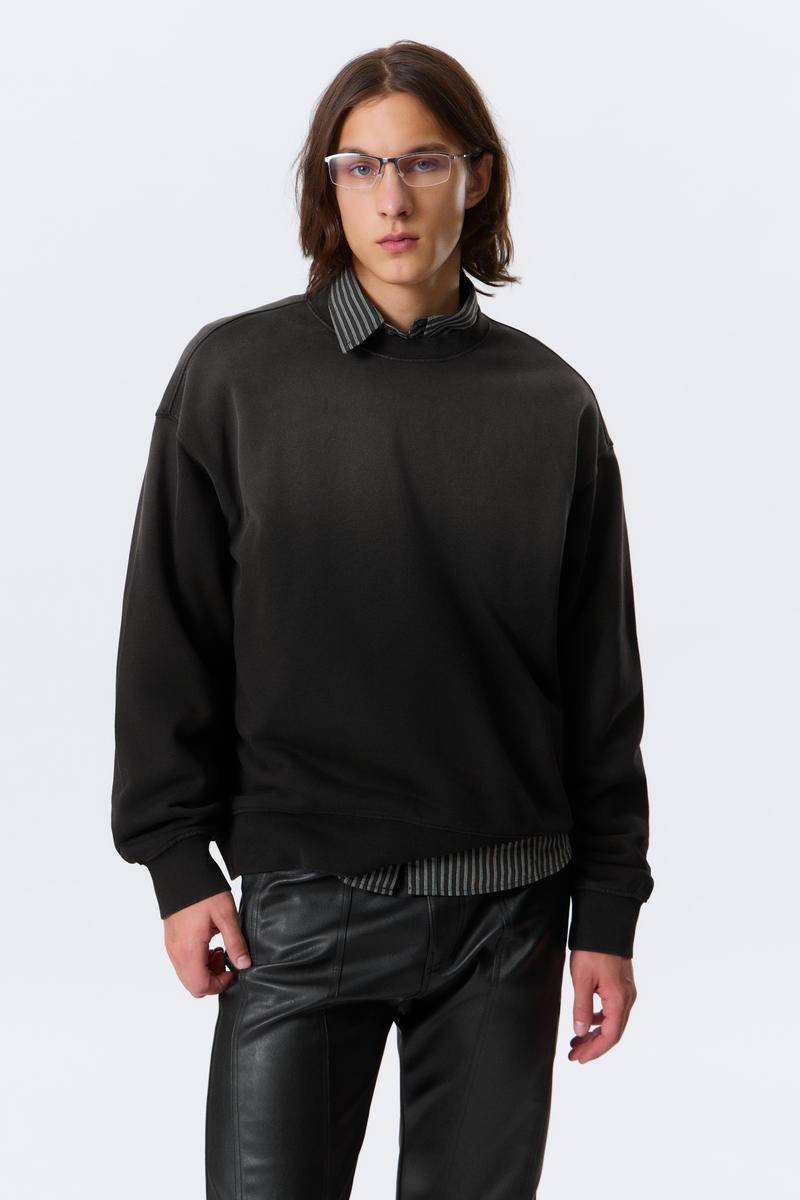 Boxy Distressed Sweatshirt von Weekday