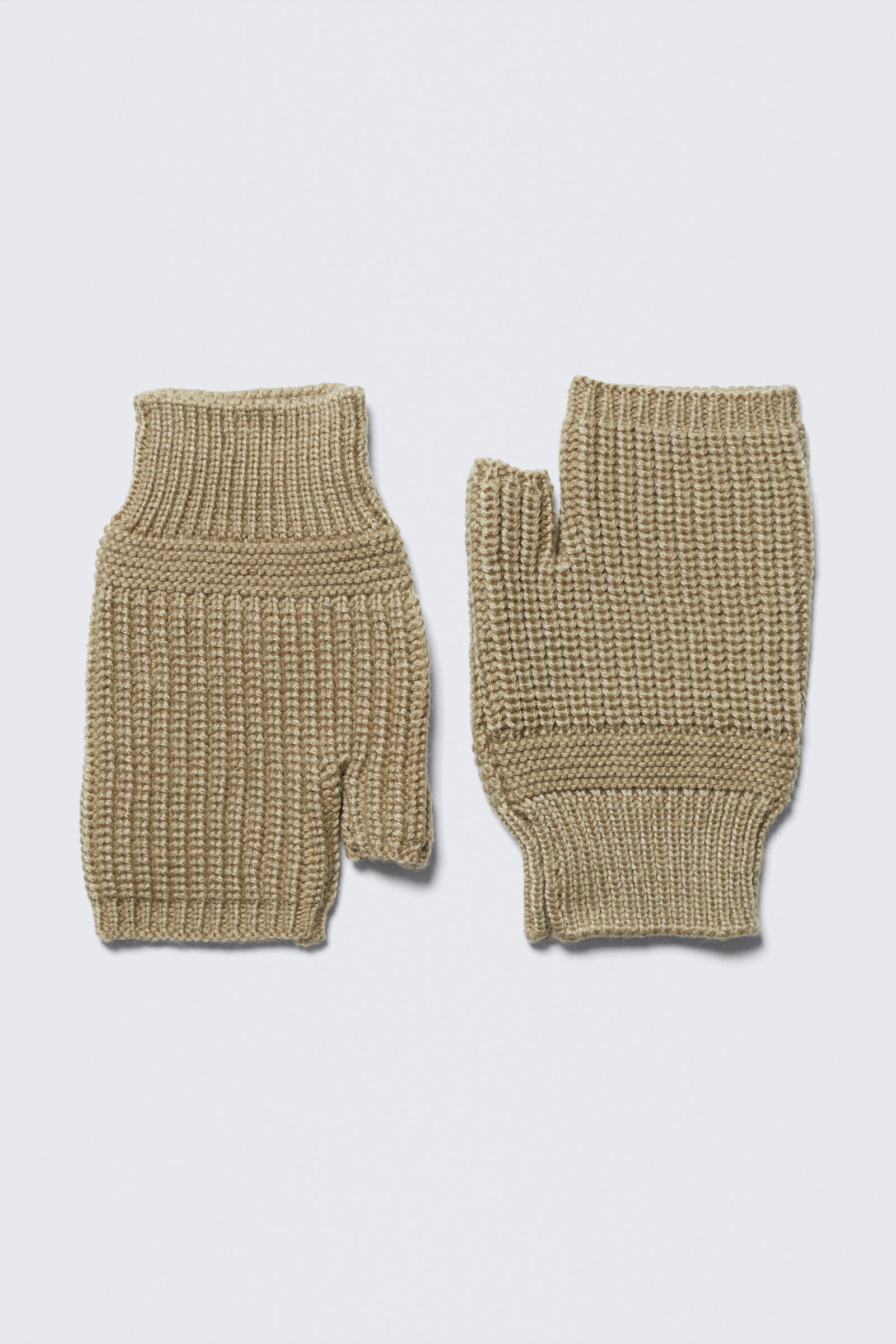 Chunky Fingerless Knitted Mittens von Weekday