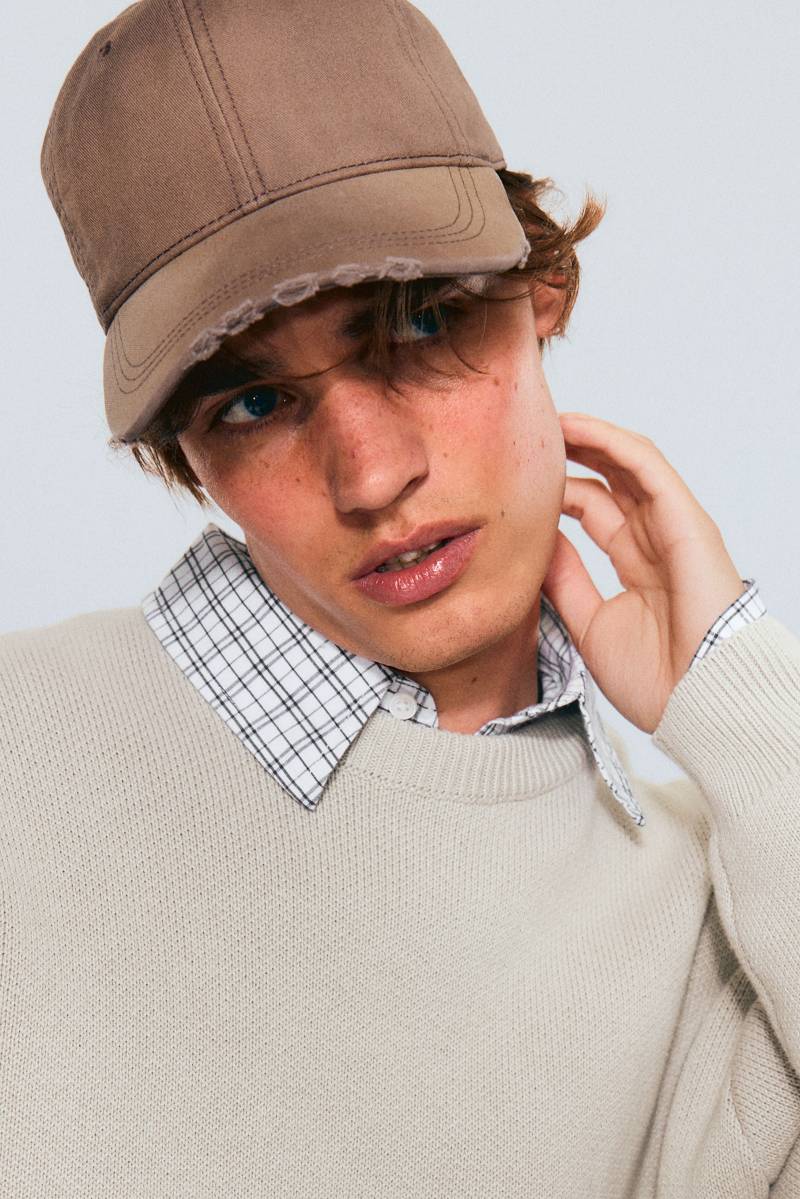 Distressed Cotton Twill Baseball Cap von Weekday