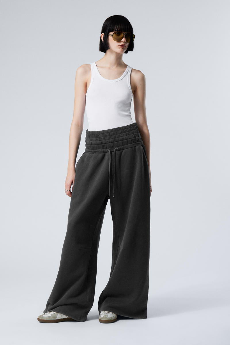 Double-Layered Standard Sweatpants von Weekday