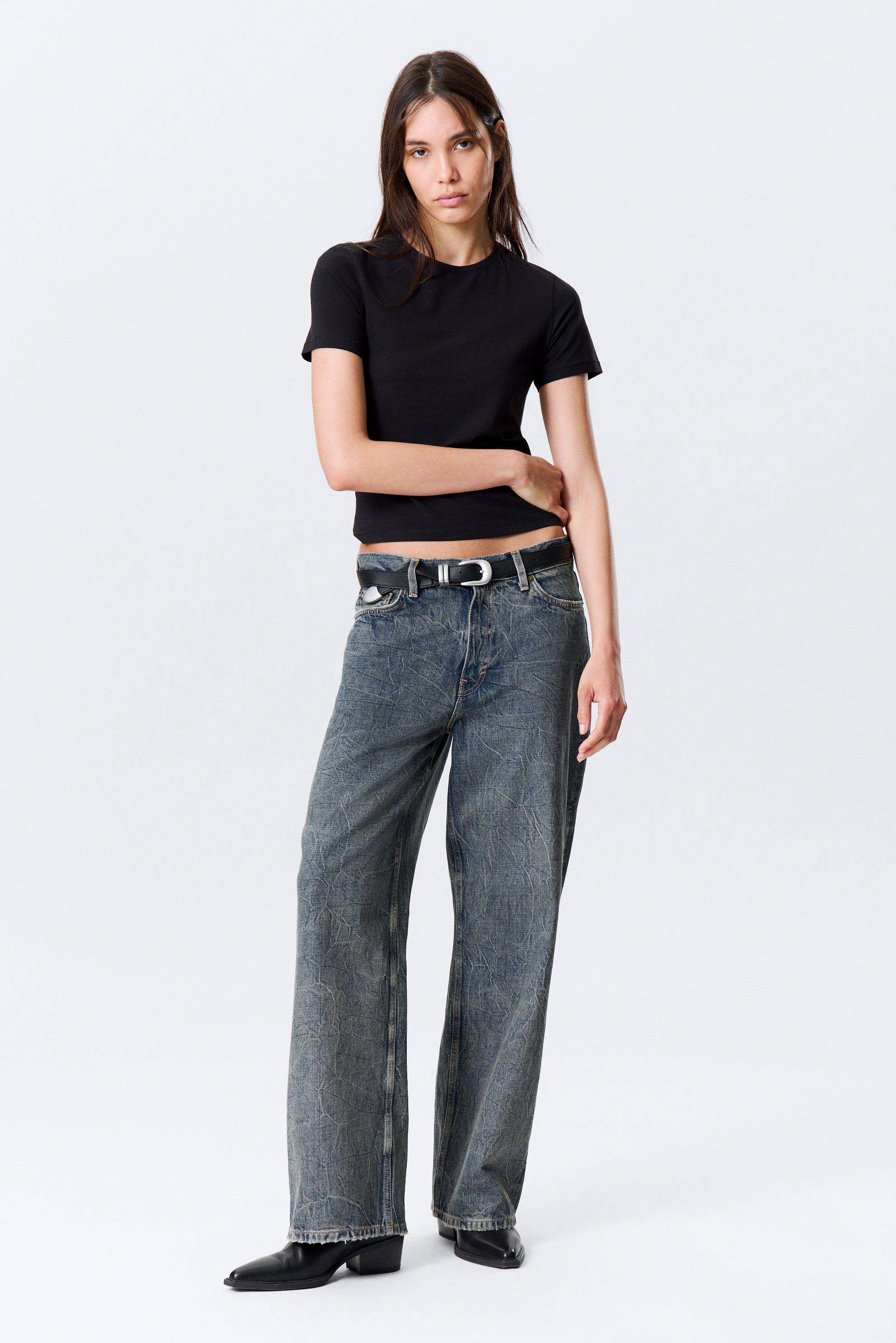 Dynasty Low Rise Loose Wide Leg Jeans von Weekday