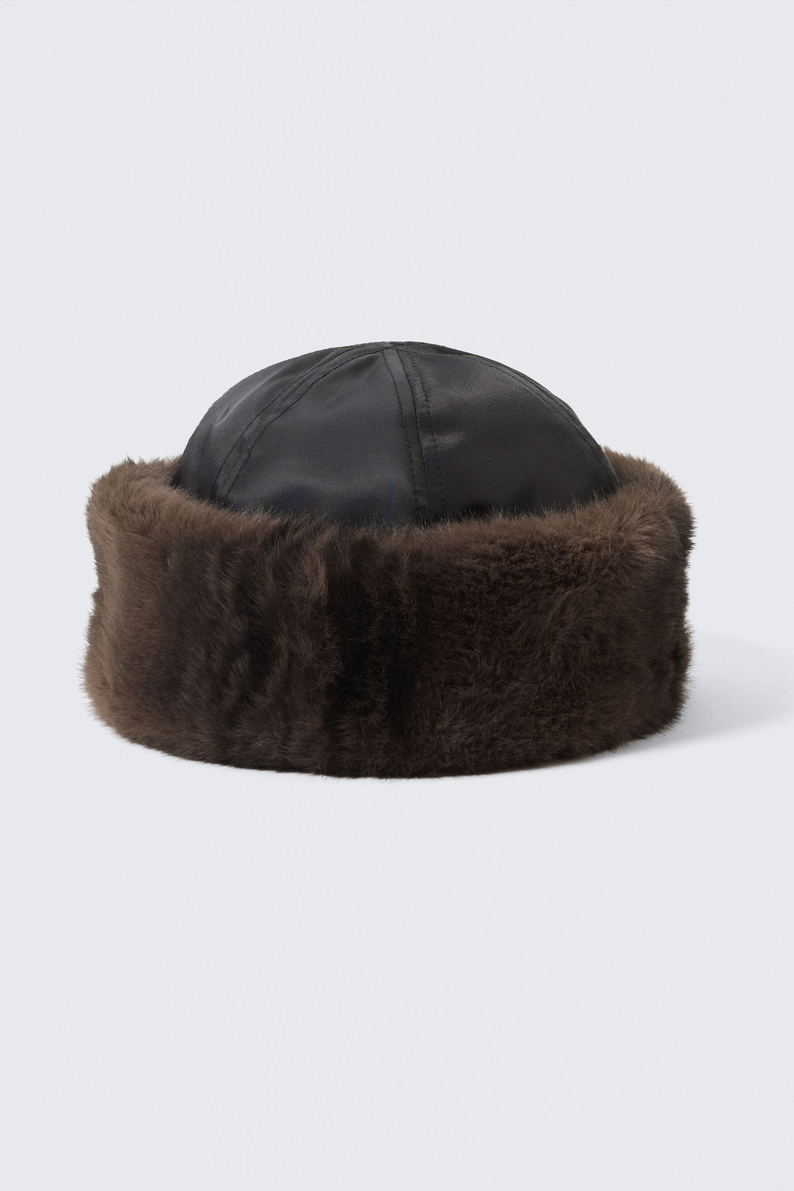 Faux Fur Hat von Weekday