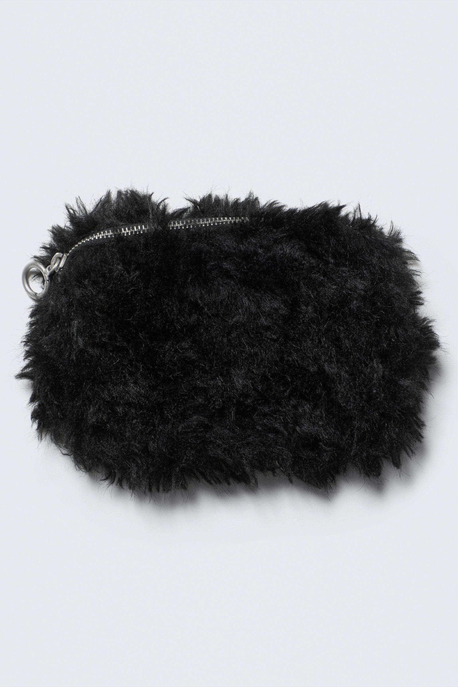 Faux Fur Medium Zip Purse von Weekday