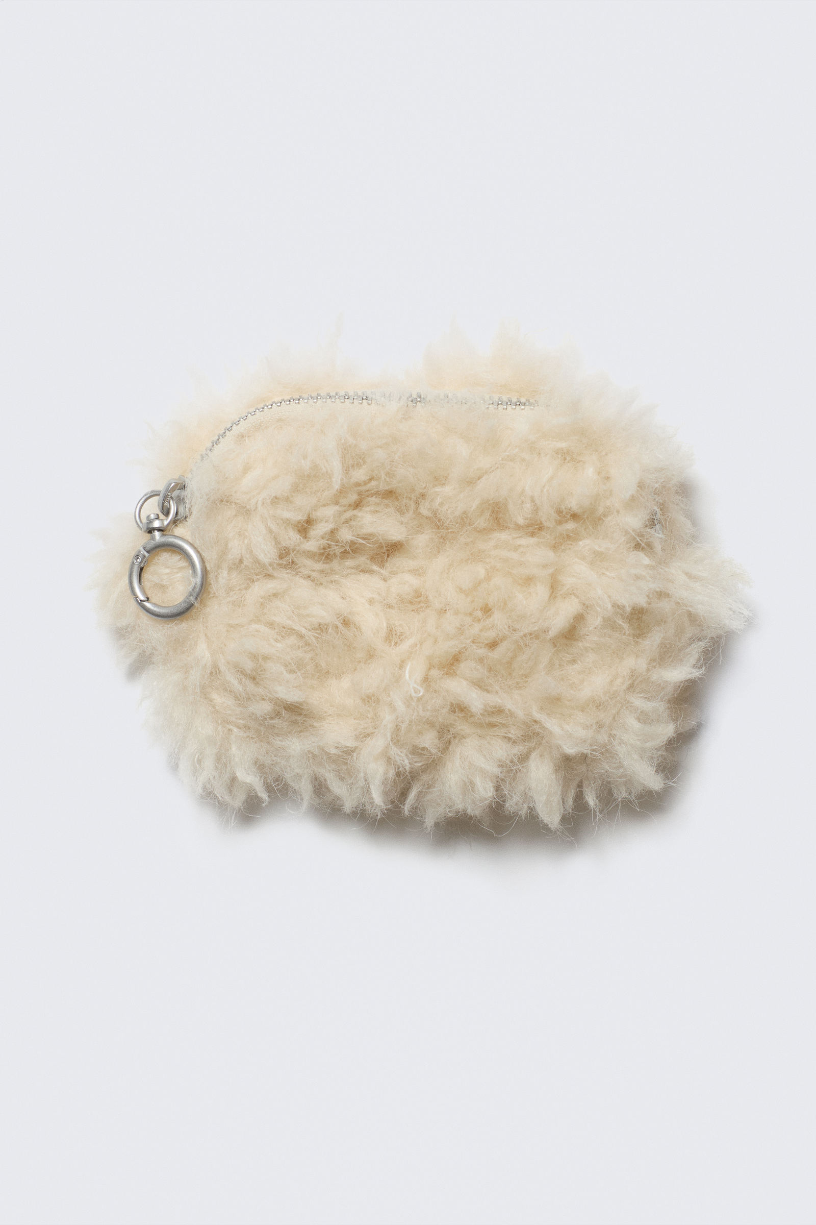 Faux Fur Mini Zip Purse von Weekday