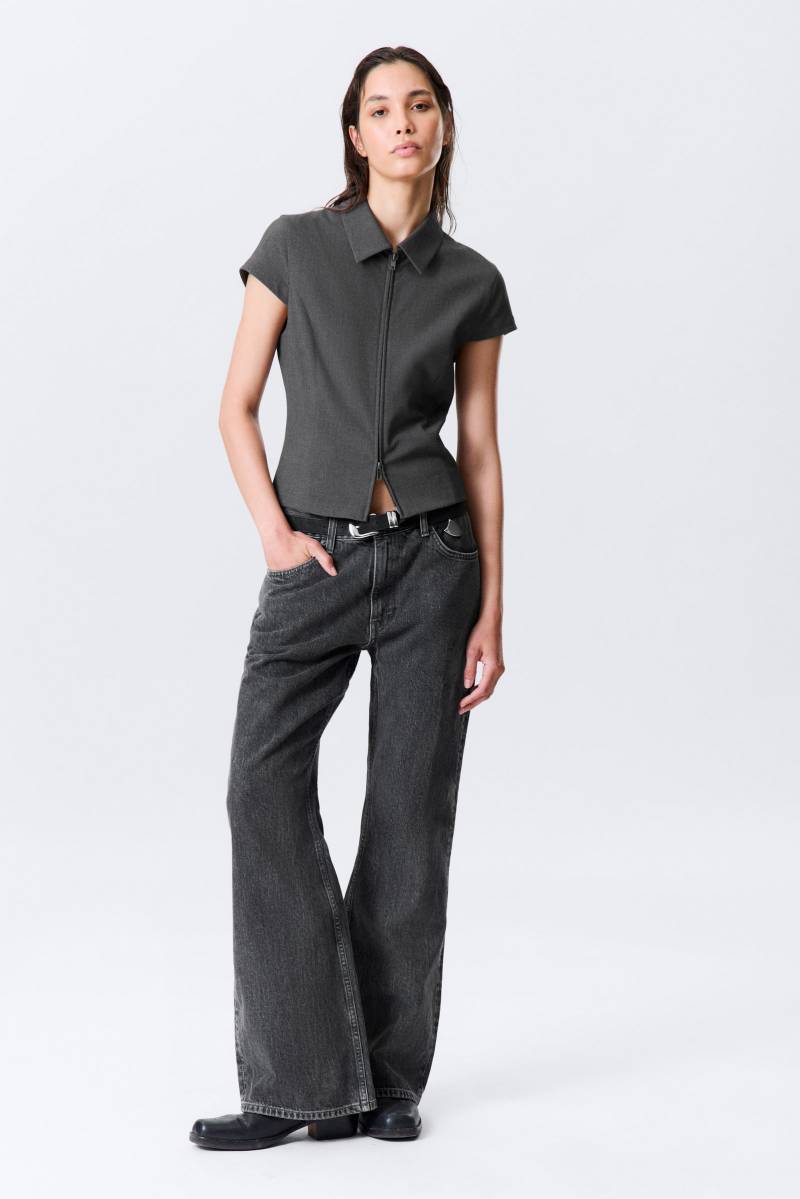 Fitted Short-Sleeved Zip Top von Weekday