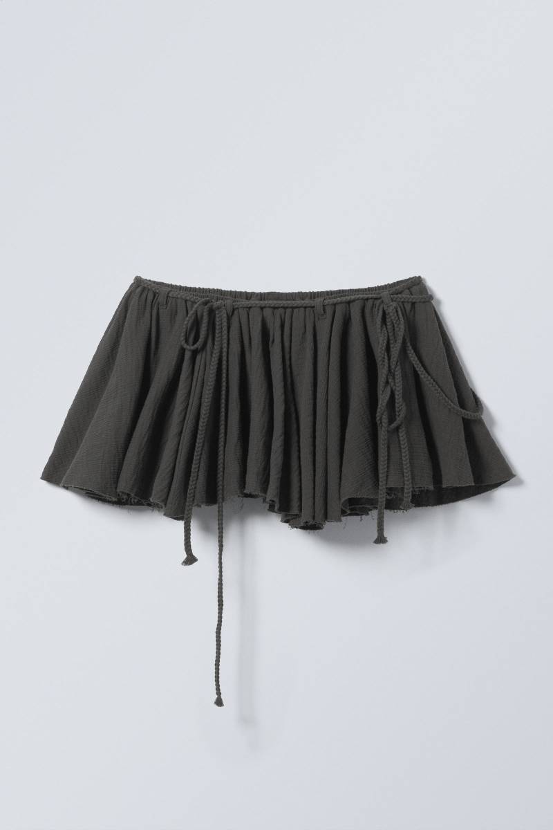 Flared Low Rise Pleated Mini Skirt von Weekday