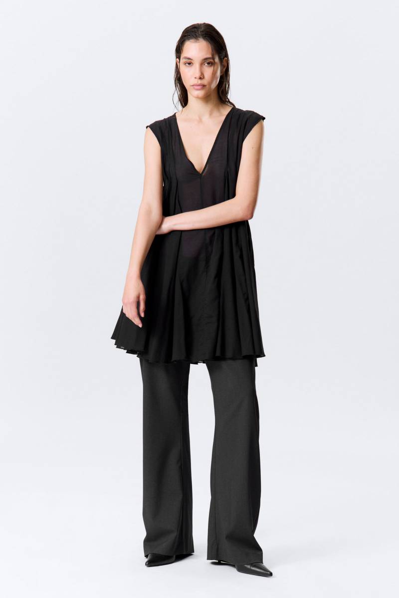 Flowy V-Neck Mini Dress von Weekday