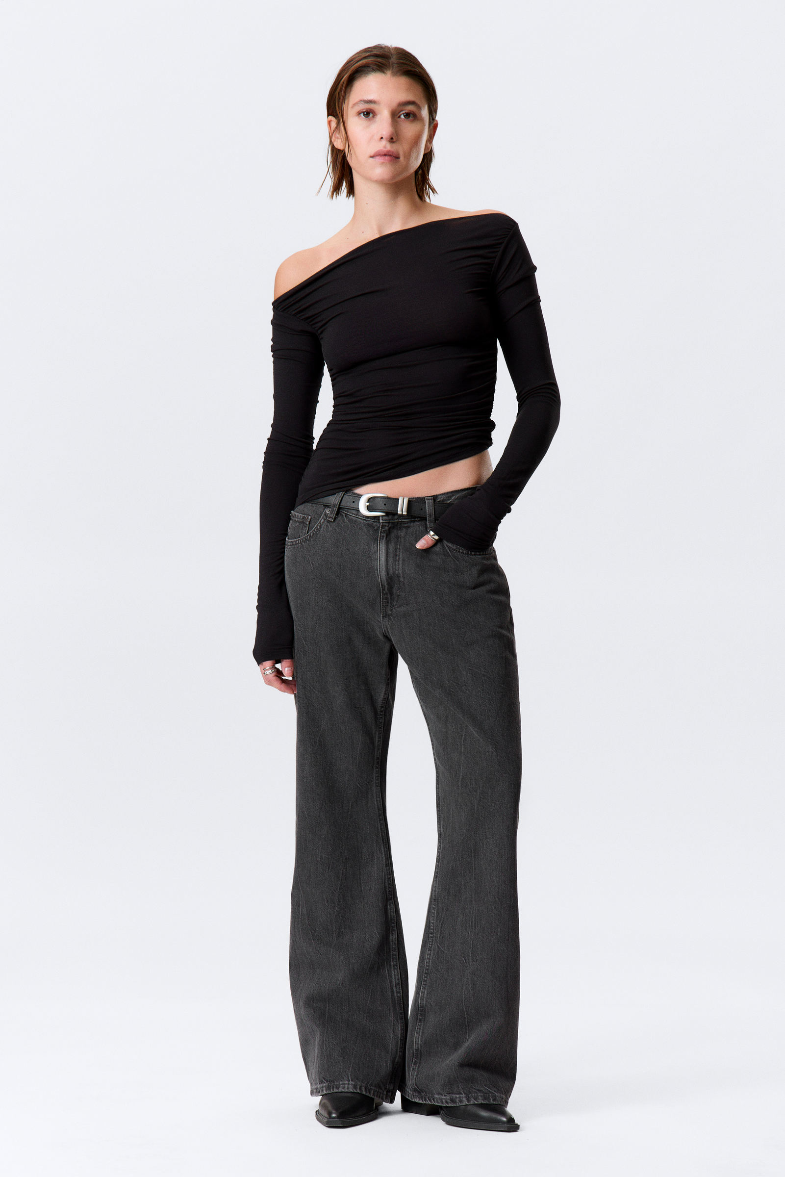 Gathered Off-Shoulder Long-Sleeved Top von Weekday