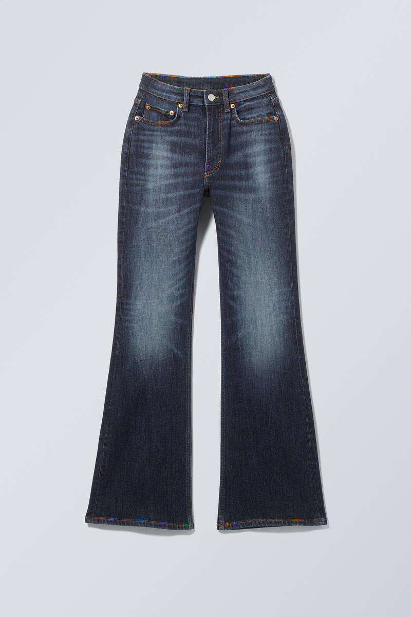 Glow Curve High Waisted Regular Flared Leg Jeans von Weekday