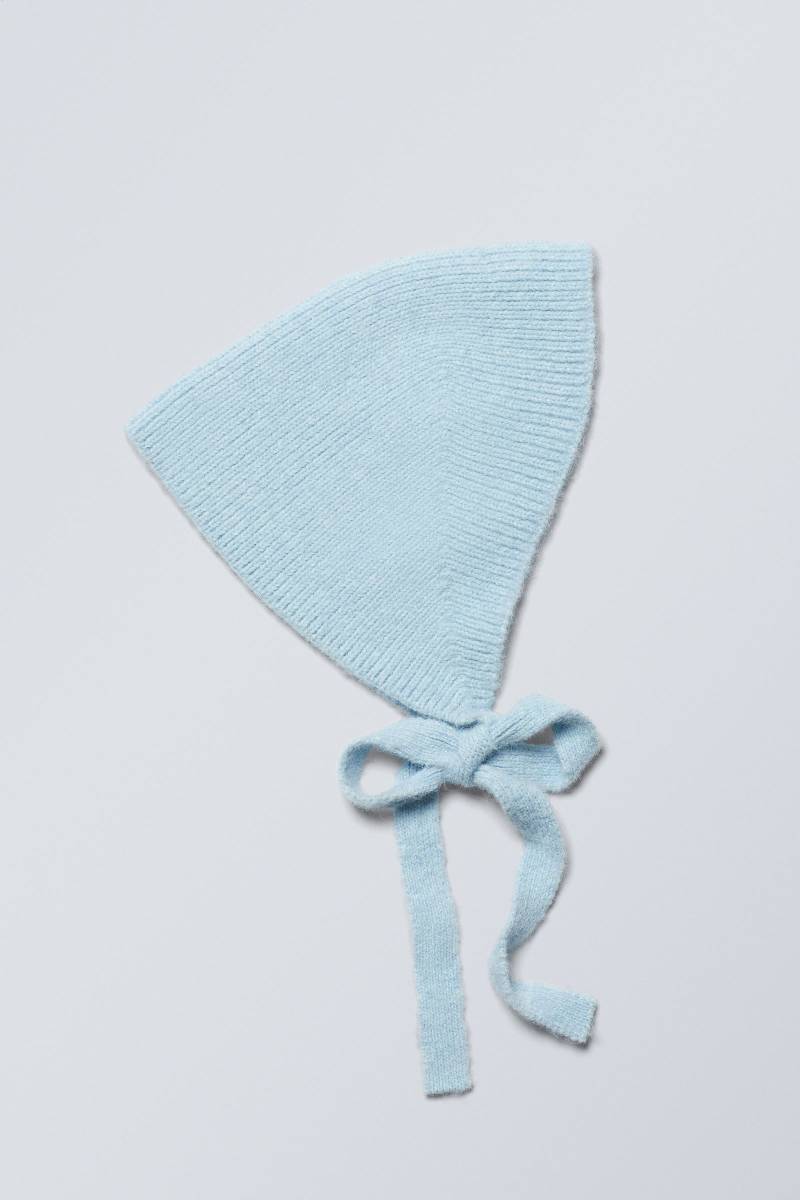 Knitted Triangle Head Scarf von Weekday
