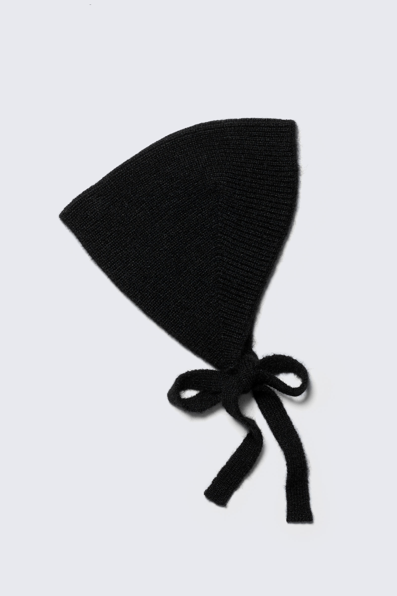 Knitted Triangle Head Scarf von Weekday