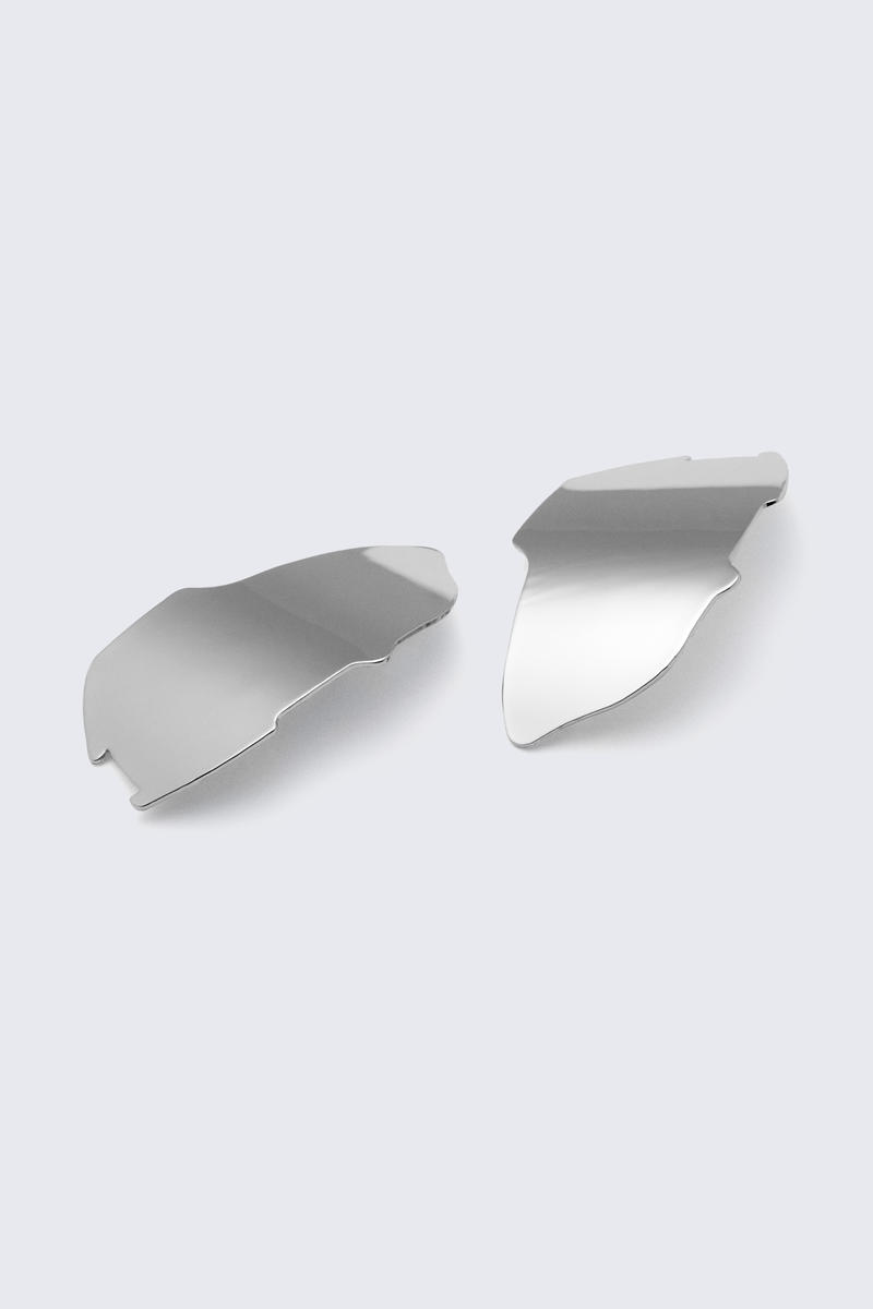 Large Metal Clip-on Earrings Large Metal Clip-on Earrings von Weekday