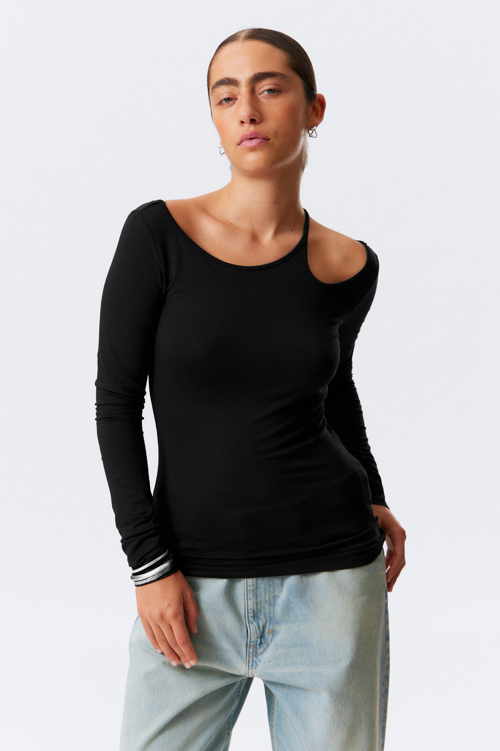 Long-Sleeved Off-Shoulder Top von Weekday