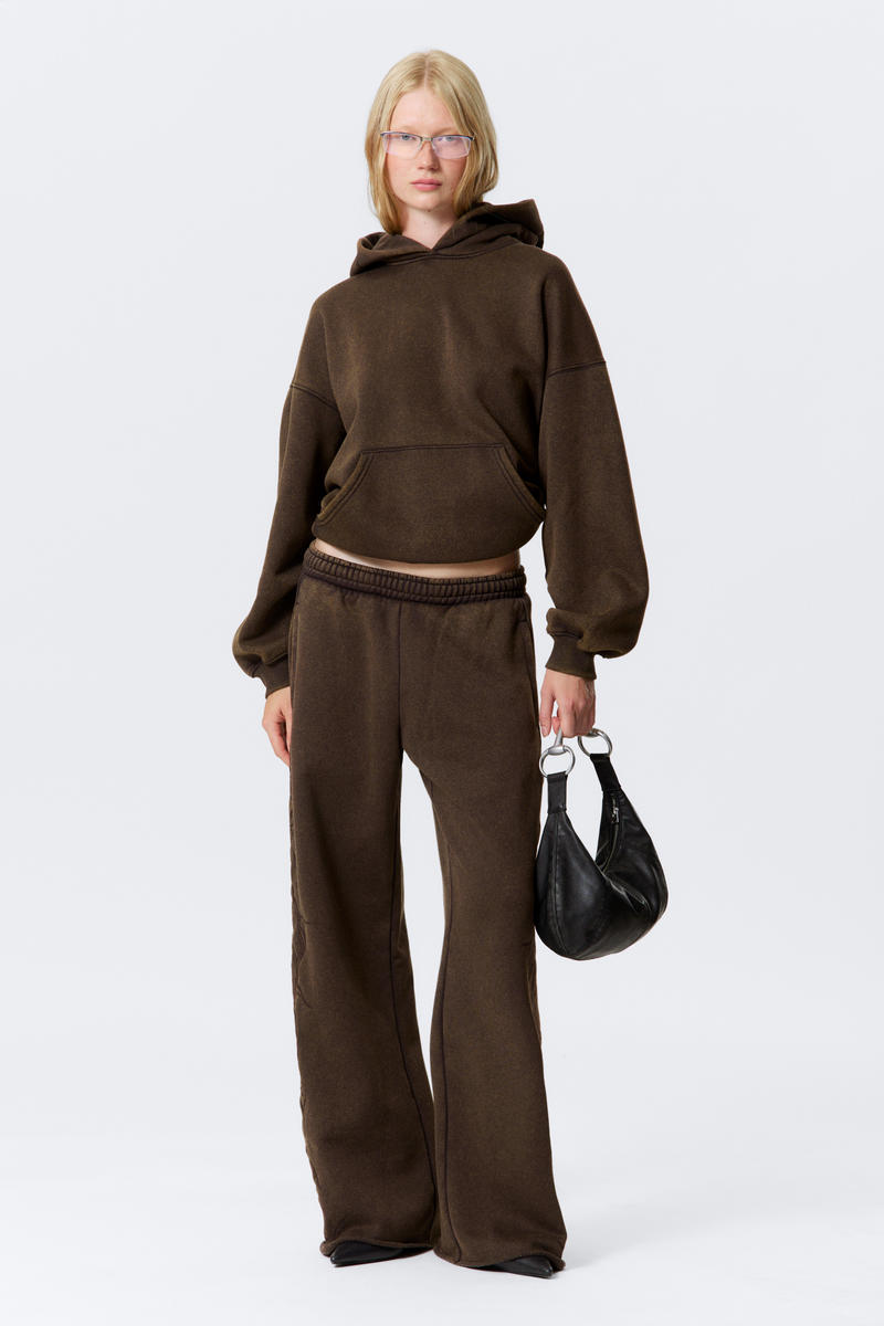 Loose Fit Embroidered Sweatpants von Weekday