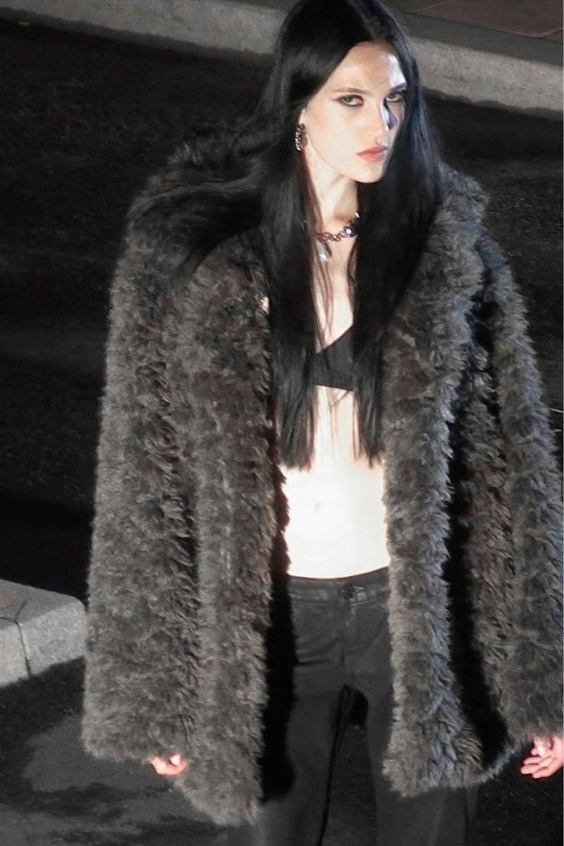 Loose Fit Faux Fur Jacket von Weekday