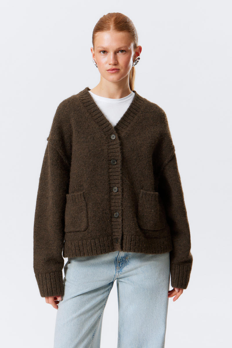 Loose Fit Knitted V-neck Cardigan von Weekday