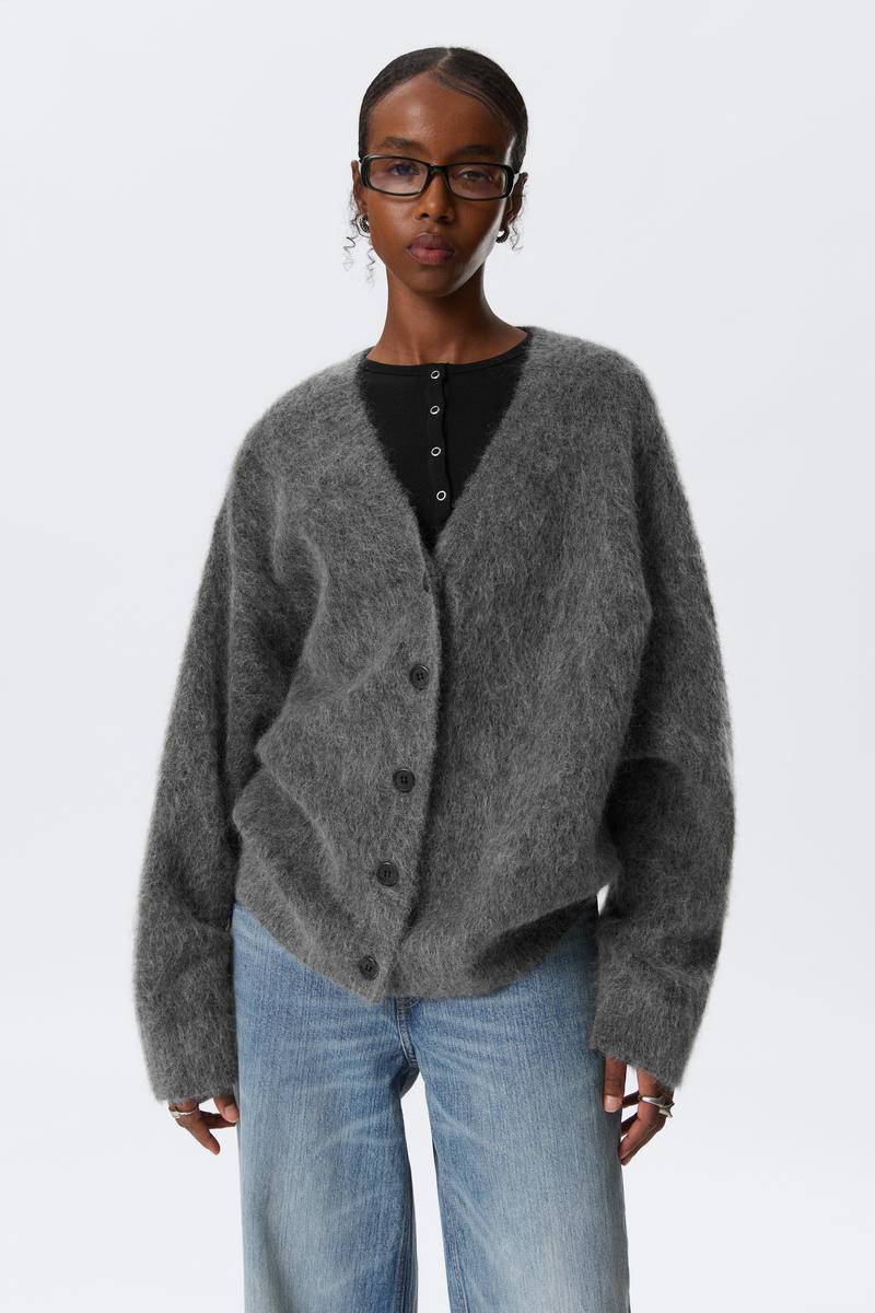 Loose Fit Mohair Blend V-Neck Cardigan von Weekday