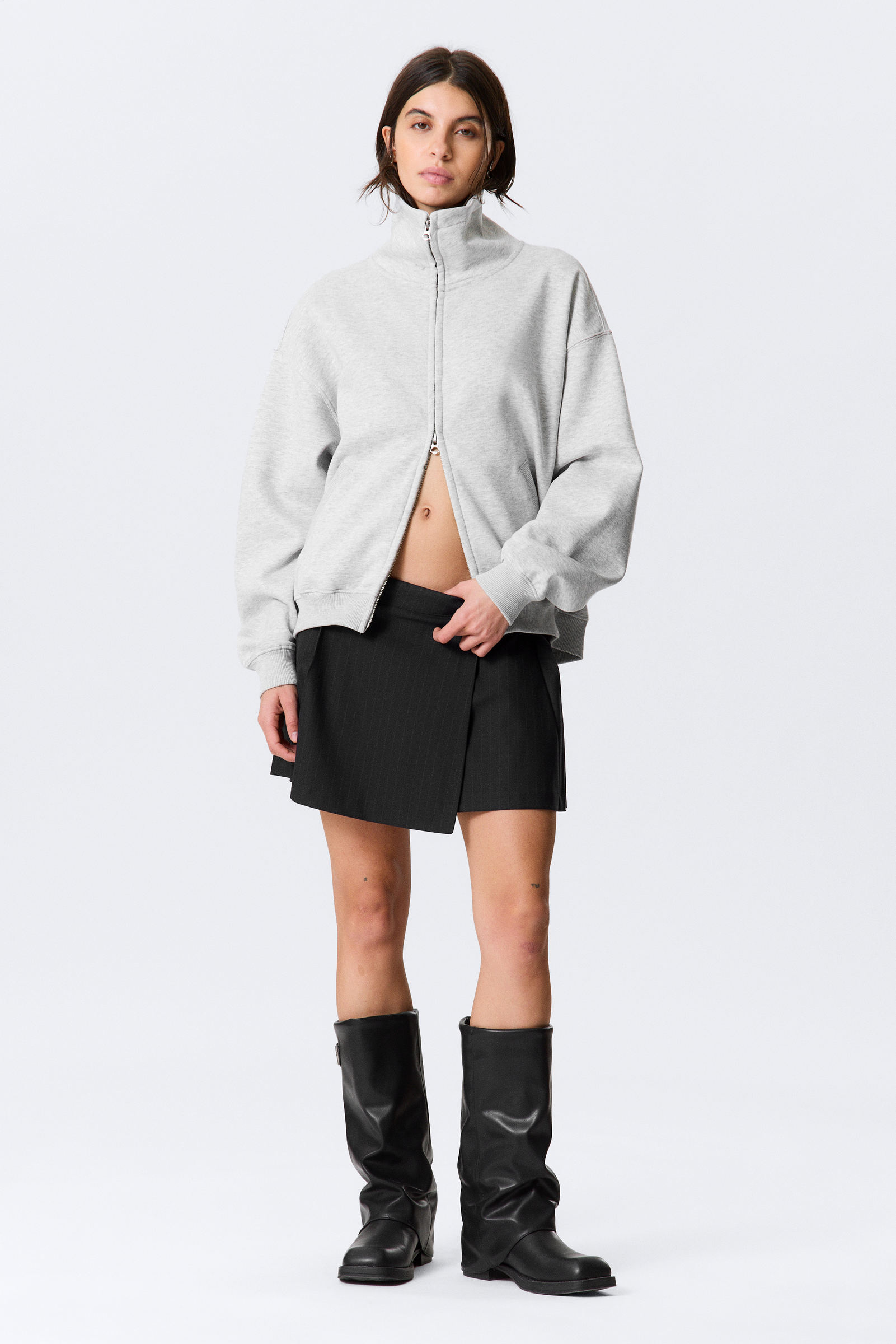 Loose Funnel Neck Zip Cardigan von Weekday