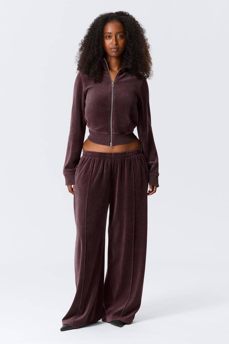Loose Washed Velvet Track Trousers von Weekday