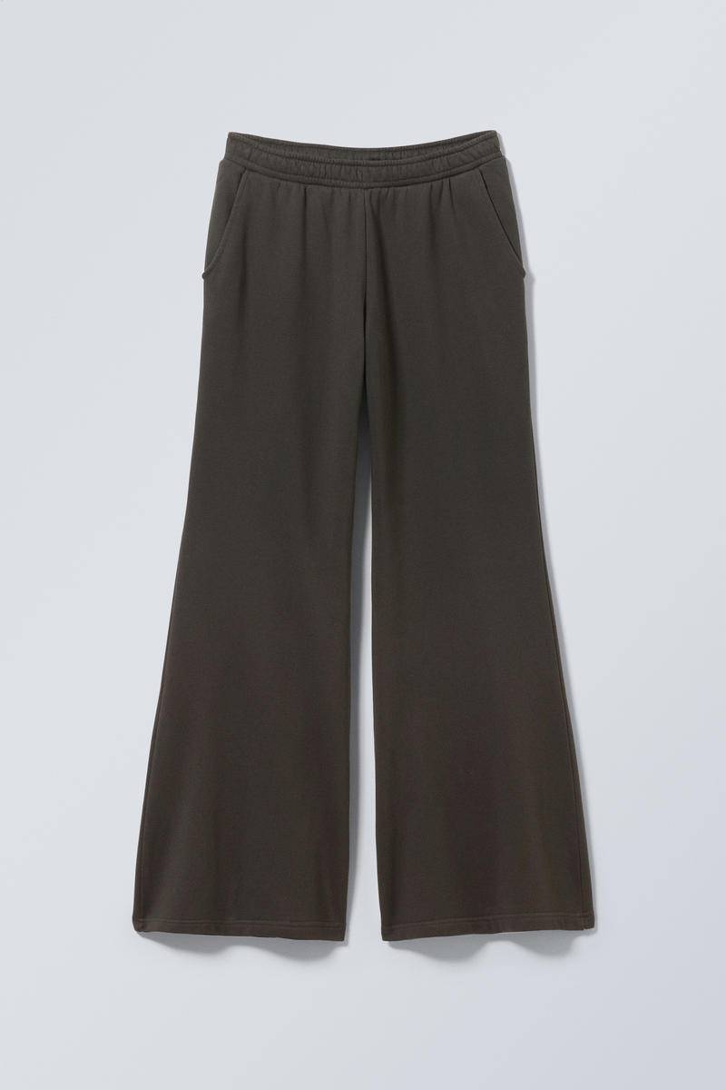 Low Relaxed Flared Heavy Sweatpants von Weekday