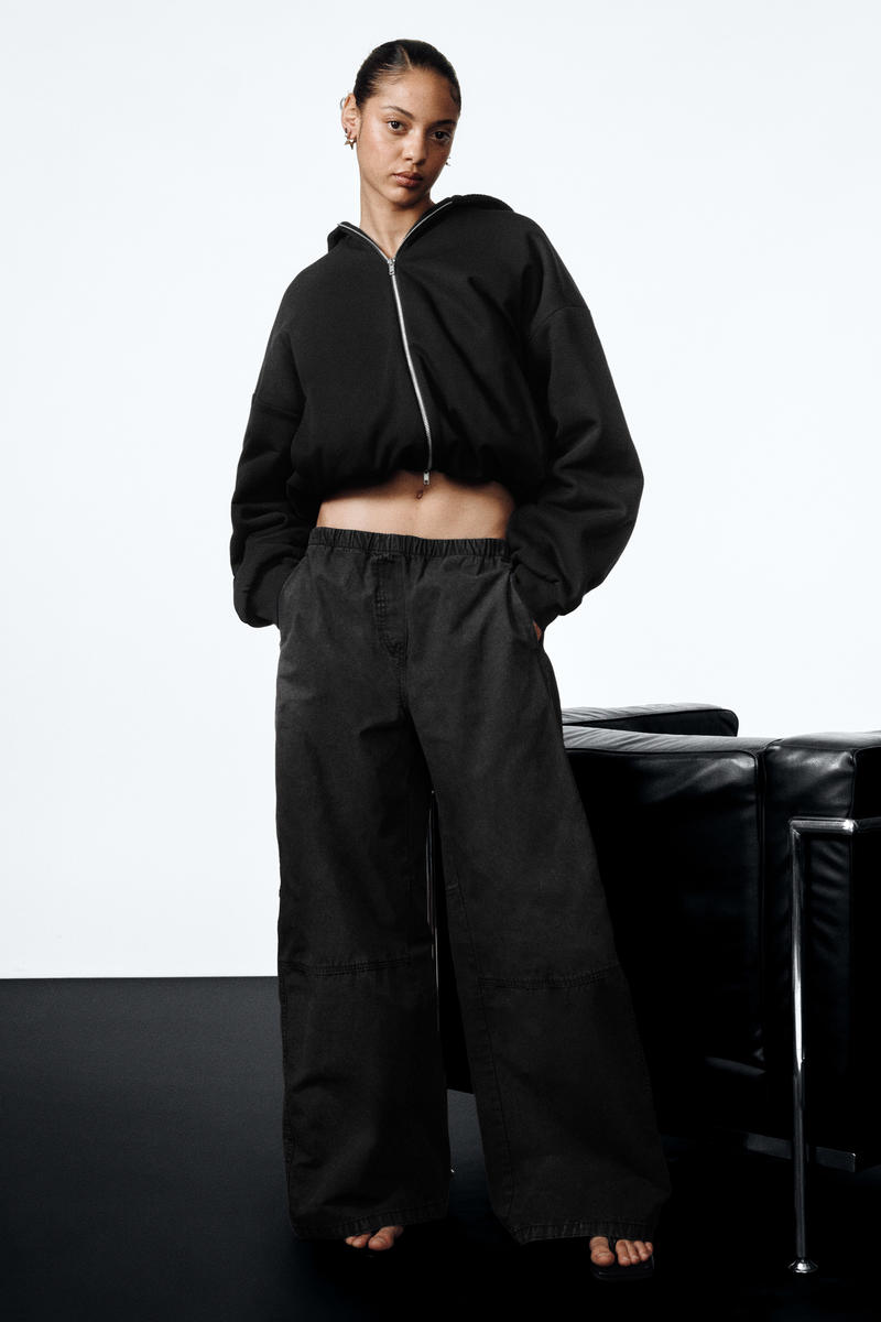 Low Rise Baggy Washed Canvas Trousers von Weekday