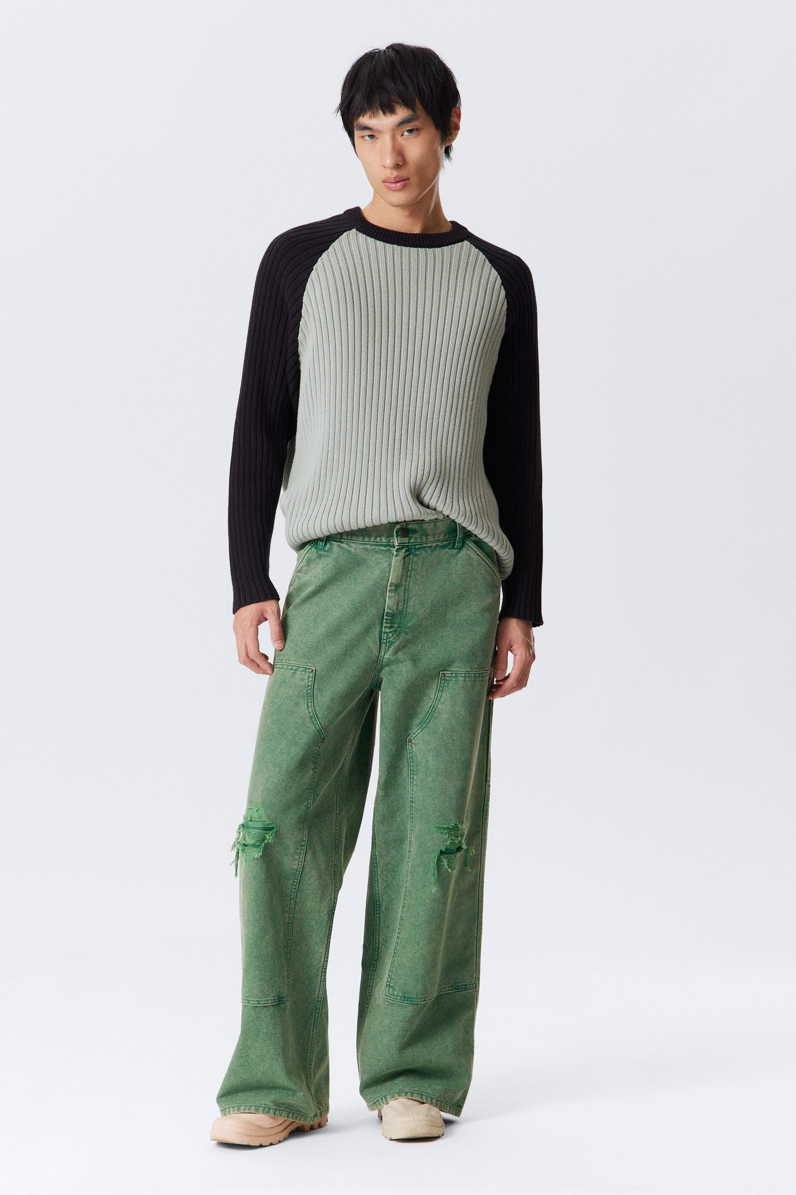 Low Rise Loose Fit Workwear Trousers von Weekday