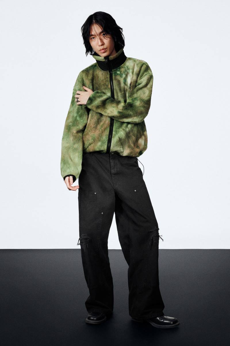 Low Rise Loose Fit Workwear Trousers von Weekday