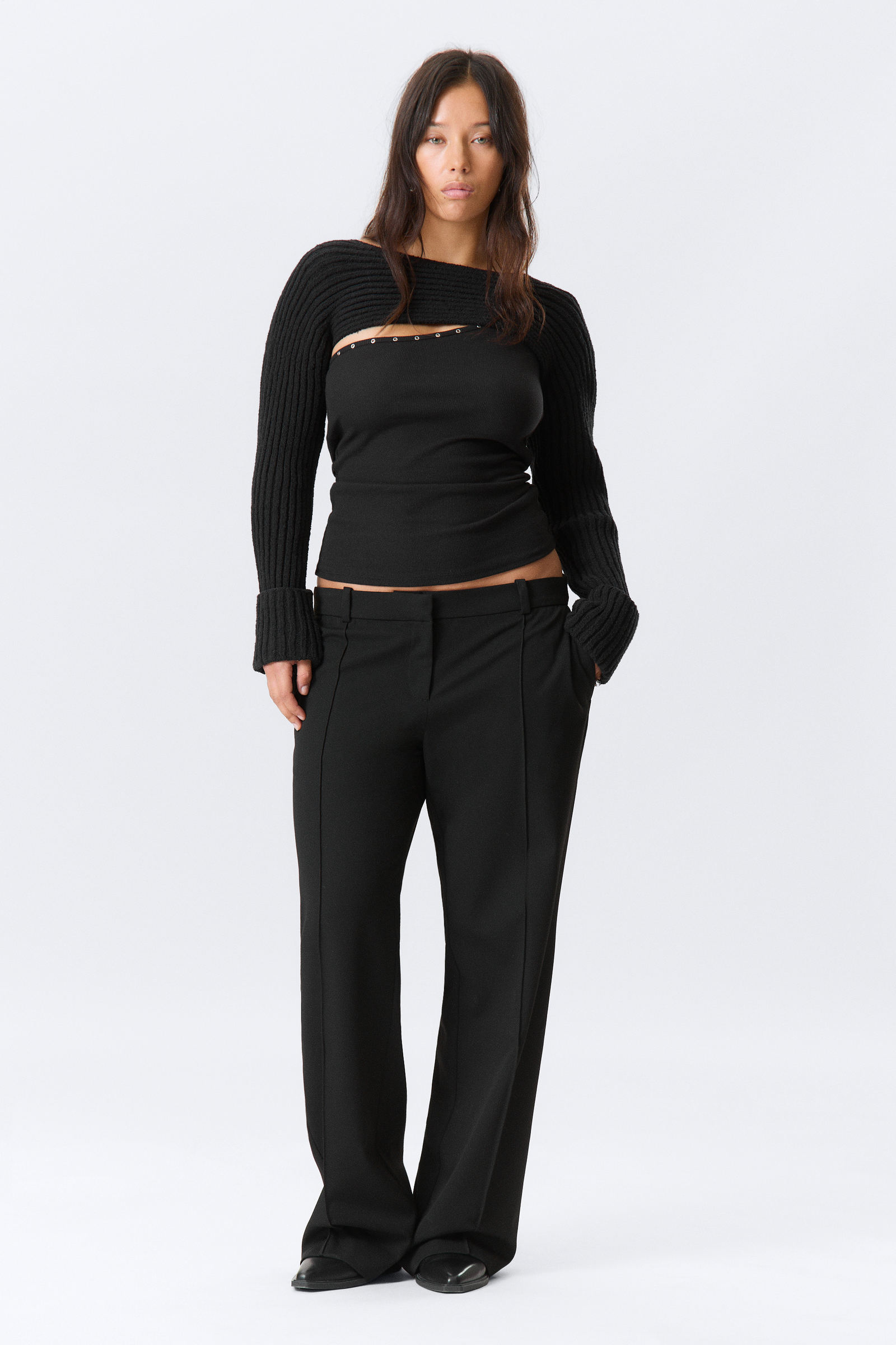 Low Rise Straight Suiting Trousers von Weekday