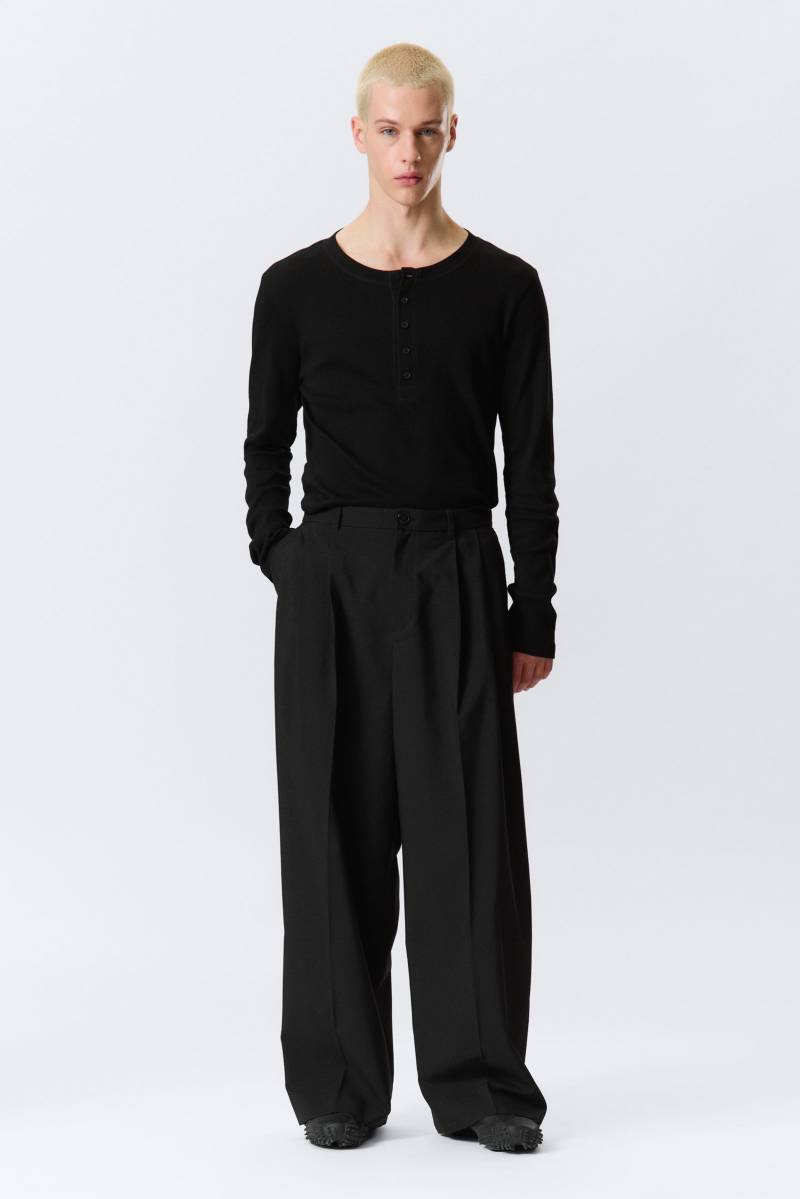 Nate Loose Fit Pleated Suit Trousers von Weekday