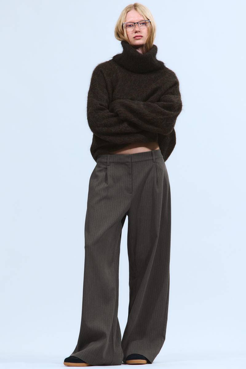 Low Waist Wide Suiting Trousers von Weekday