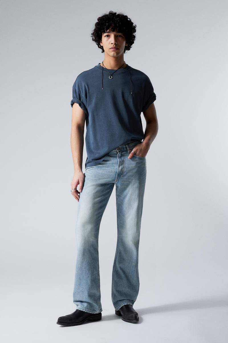 Mercury Relaxed Bootcut Leg Jeans von Weekday
