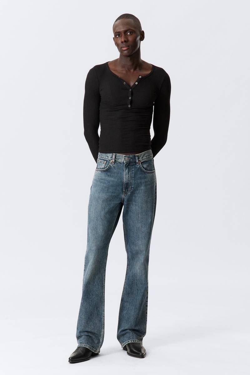 Mercury Relaxed Bootcut Leg Jeans von Weekday