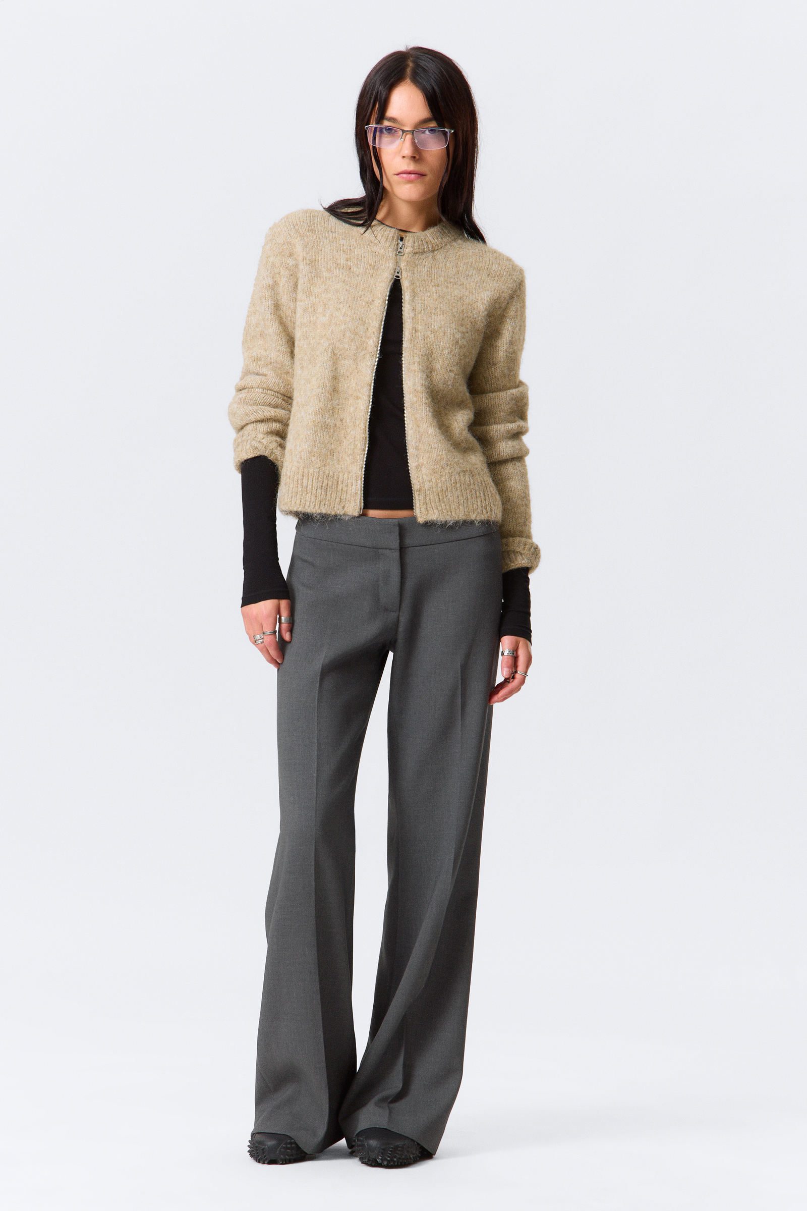 Mid Rise Flared Suiting Trousers von Weekday