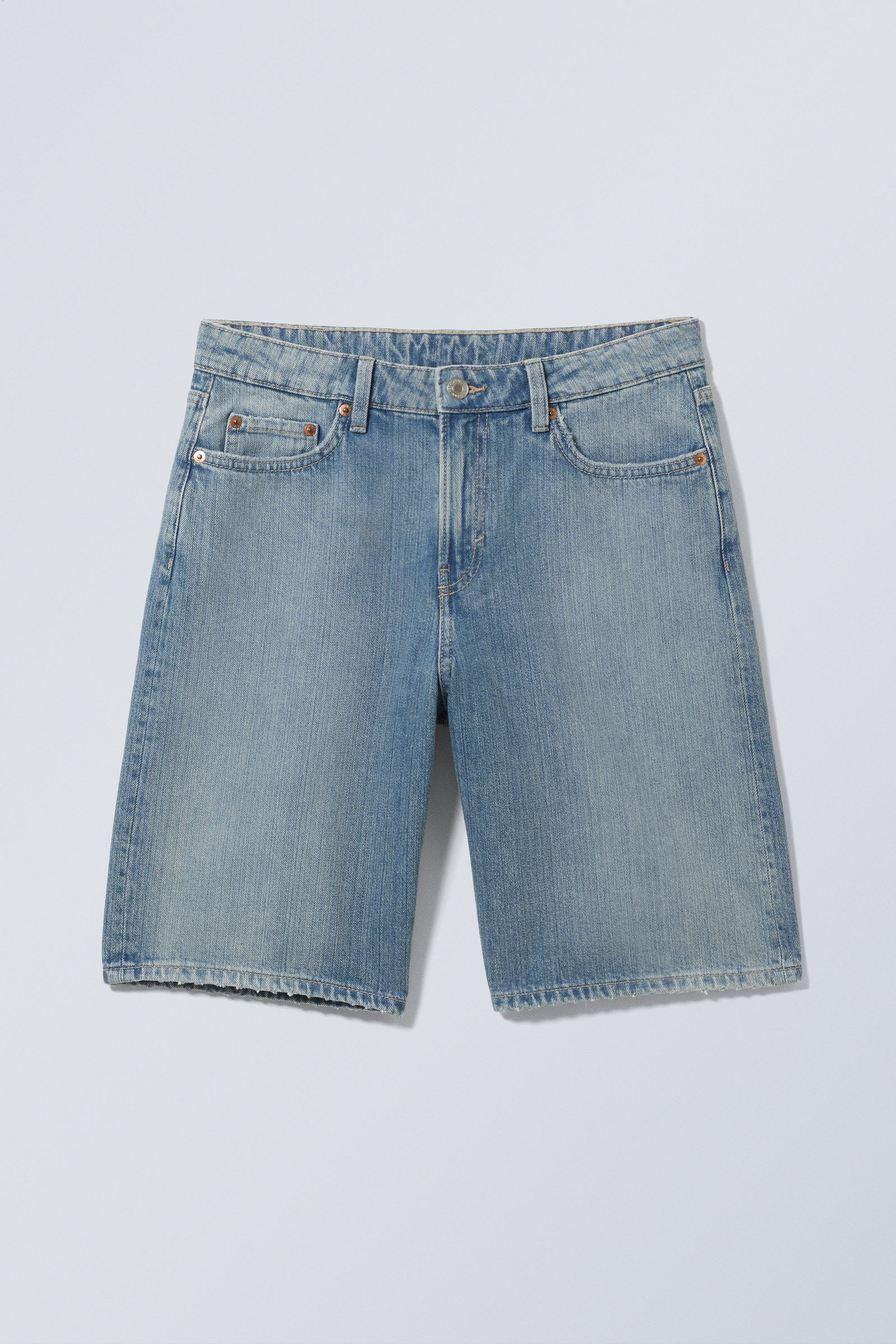 Monterey Low Rise Denim Shorts von Weekday