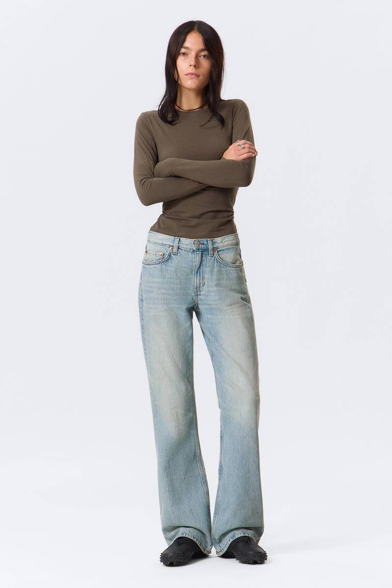 Moon Mid Rise Regular Bootcut Leg Jeans von Weekday
