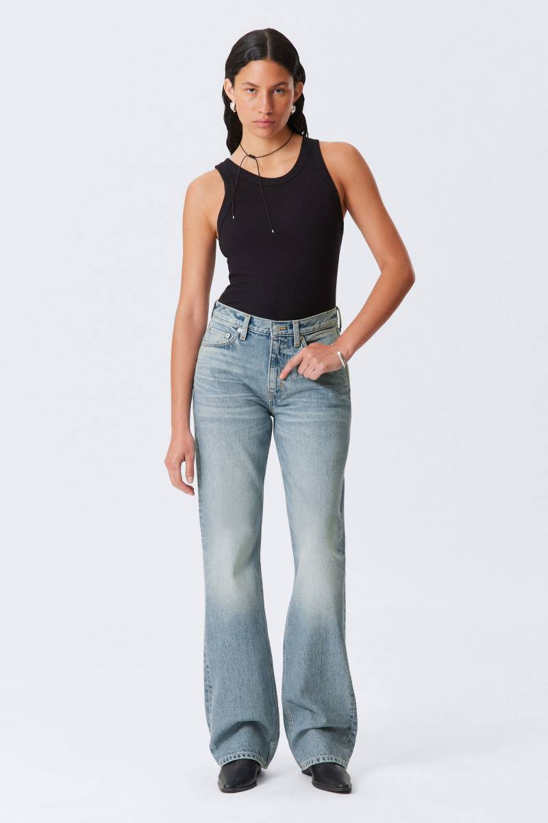 Moon Mid Rise Regular Bootcut Leg Jeans von Weekday