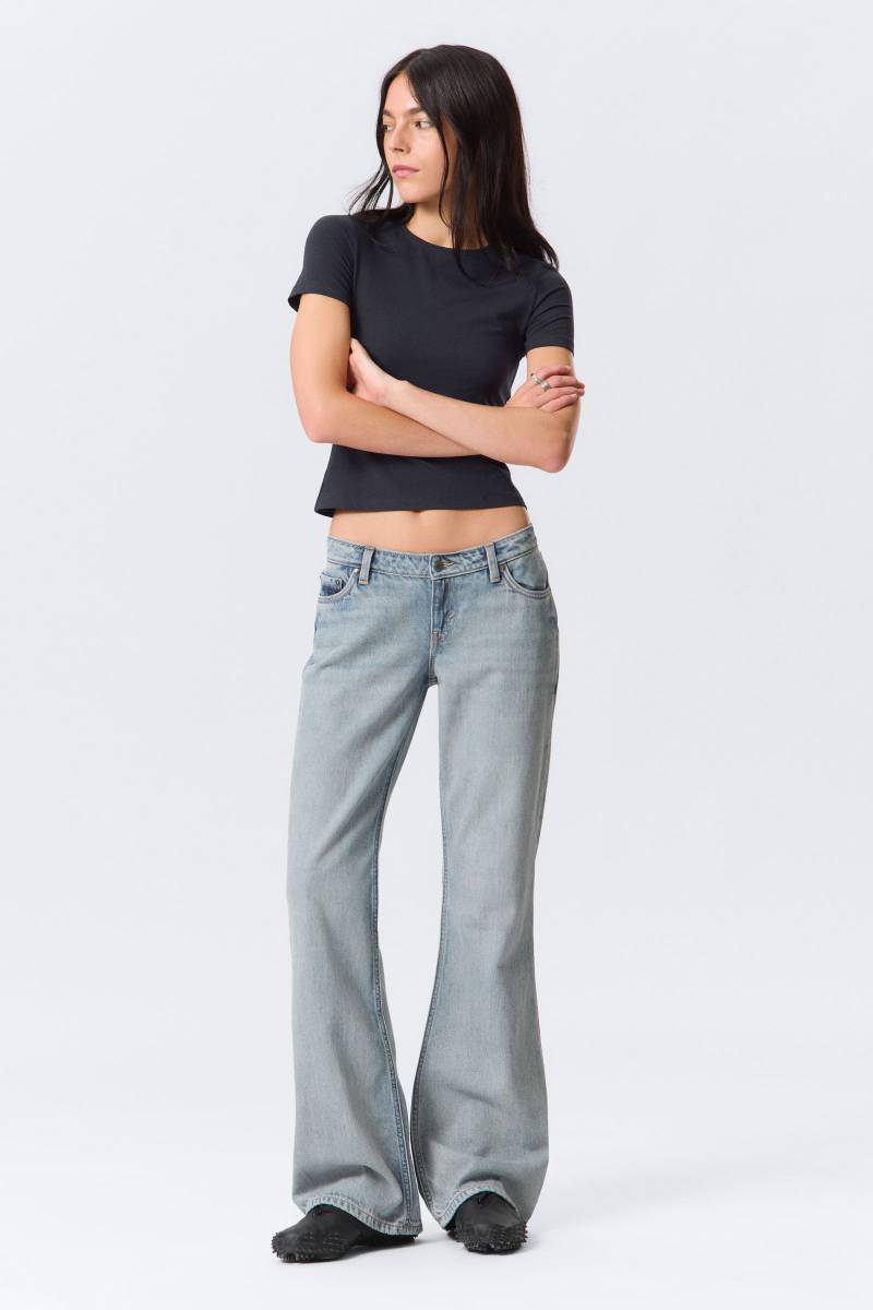 Nova Low Rise Slim Bootcut Leg Jeans von Weekday