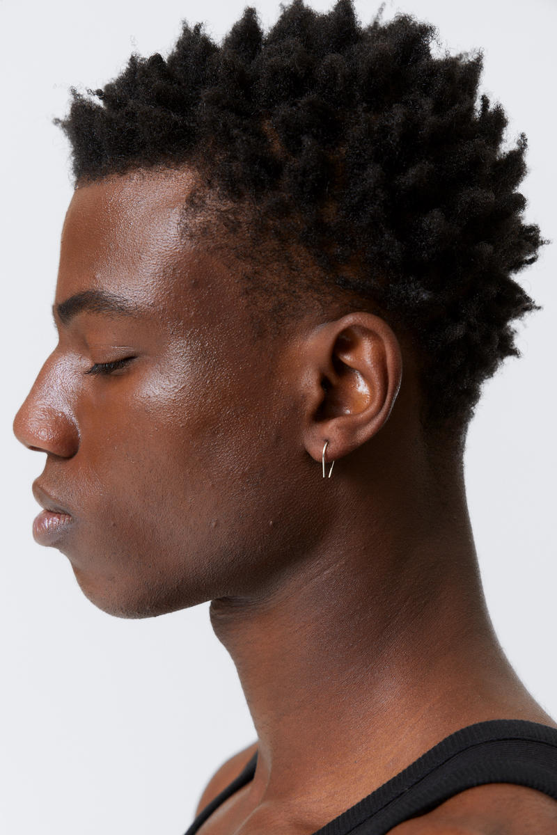 Silver-Plated Open-End Hoop Earrings Silver-Plated Open-End Hoop Earrings von Weekday