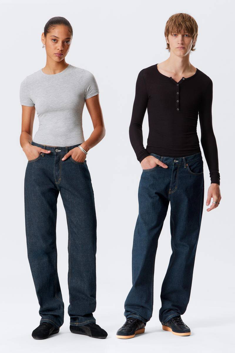 Orbit Mid Rise Regular Straight Leg Jeans von Weekday