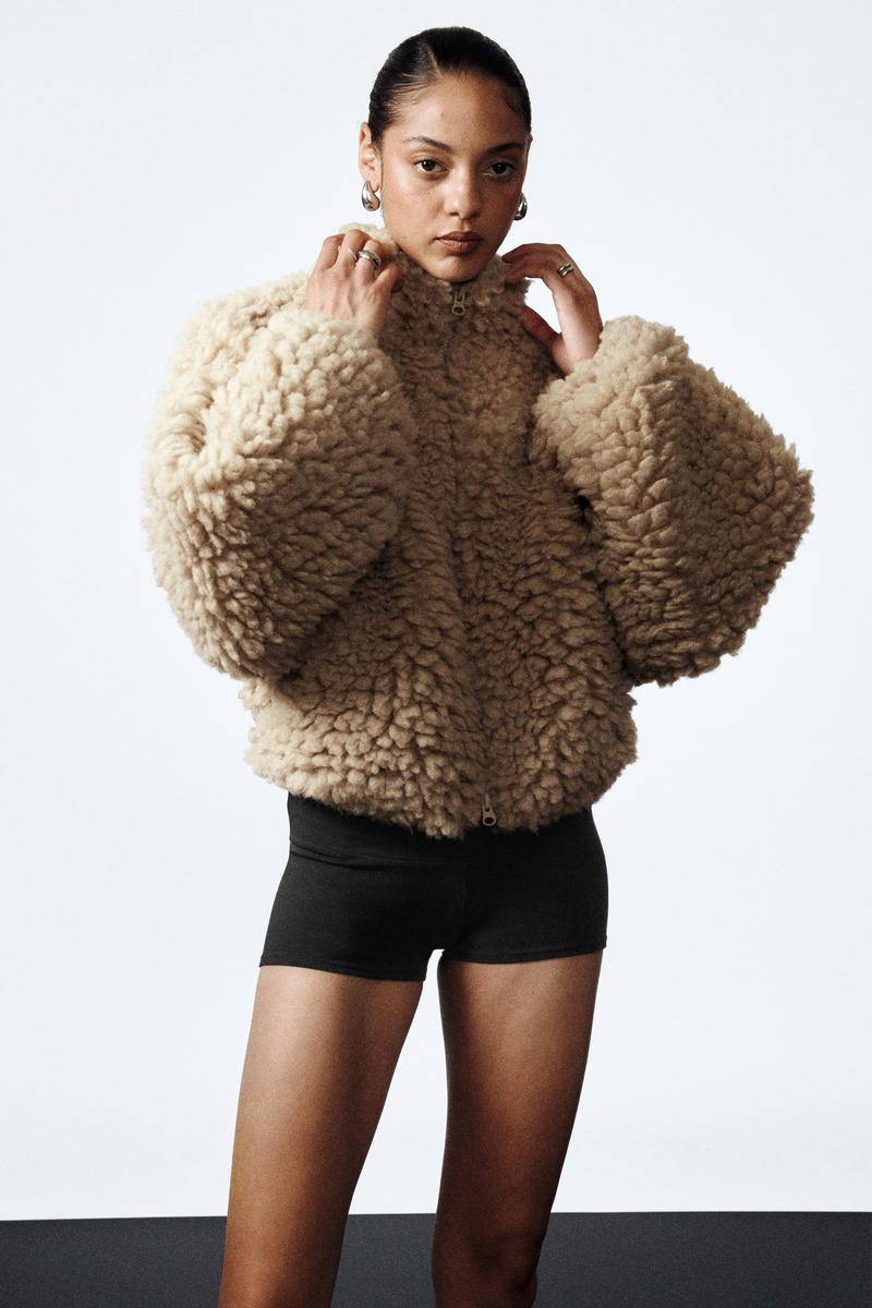 Oversized Fluffy Zip Jacket von Weekday