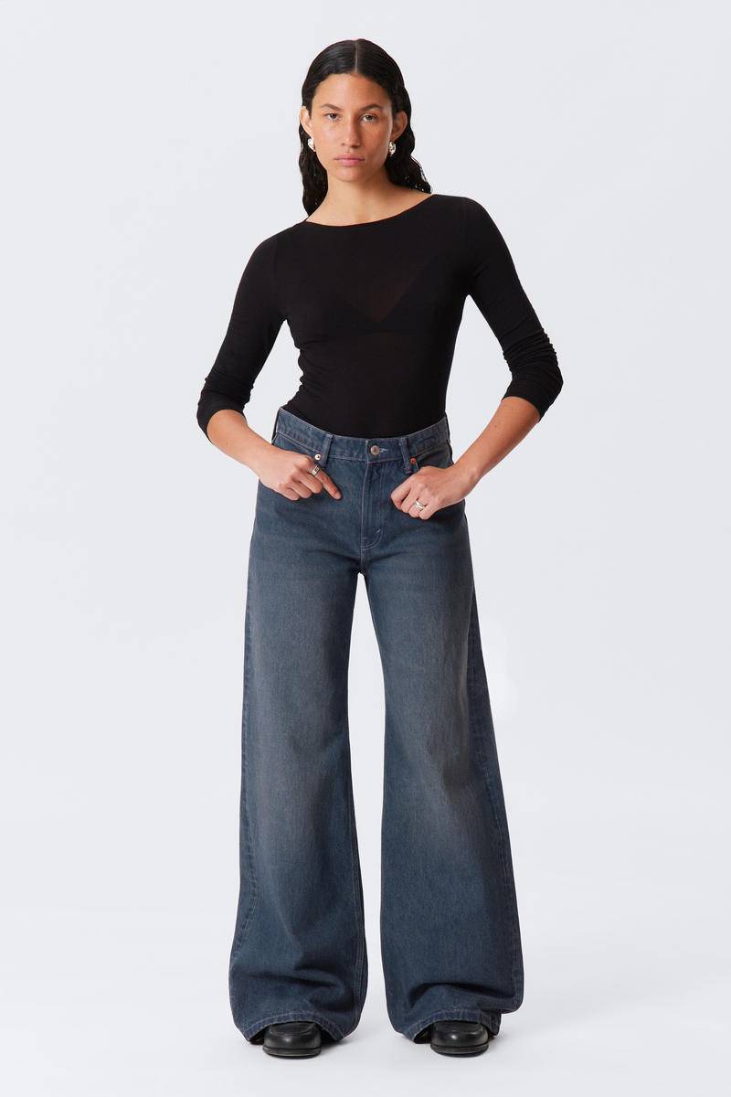 Paz Mid Rise Loose Wide Leg Jeans von Weekday