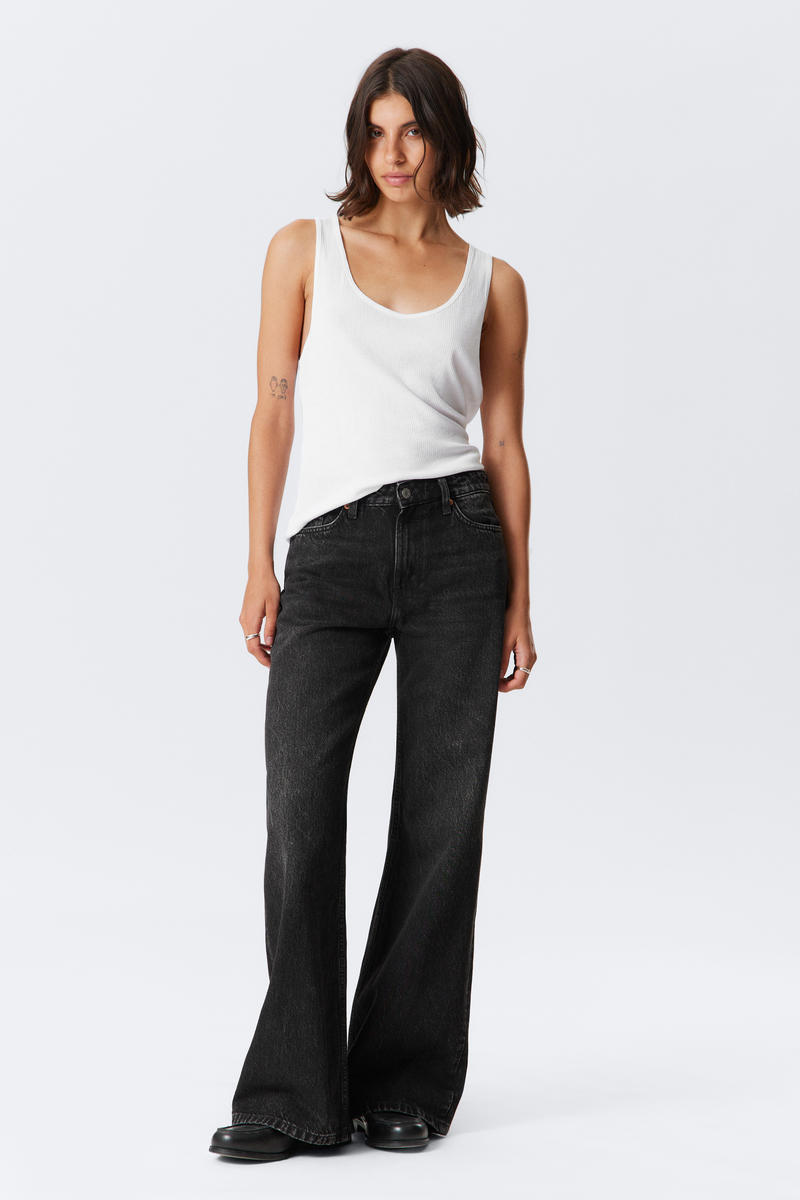 Paz Mid Rise Loose Wide Leg Jeans von Weekday
