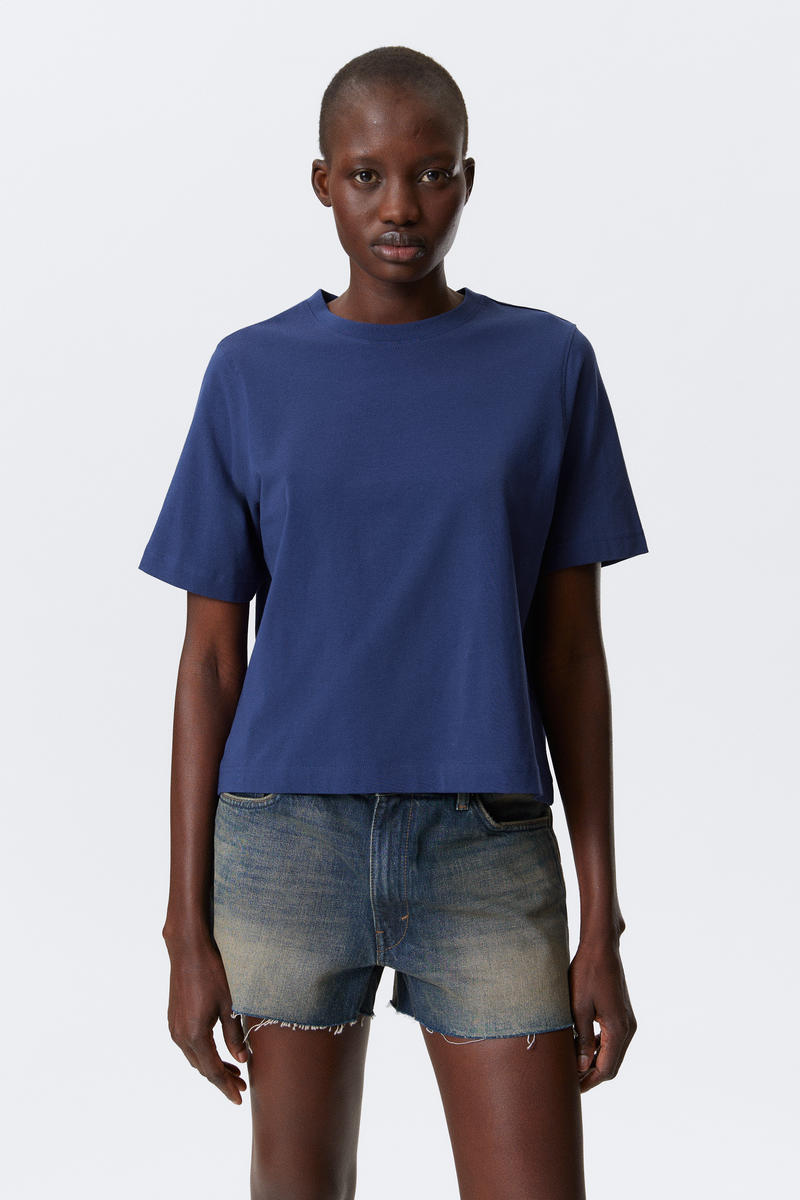 Perfect Boxy T-shirt von Weekday