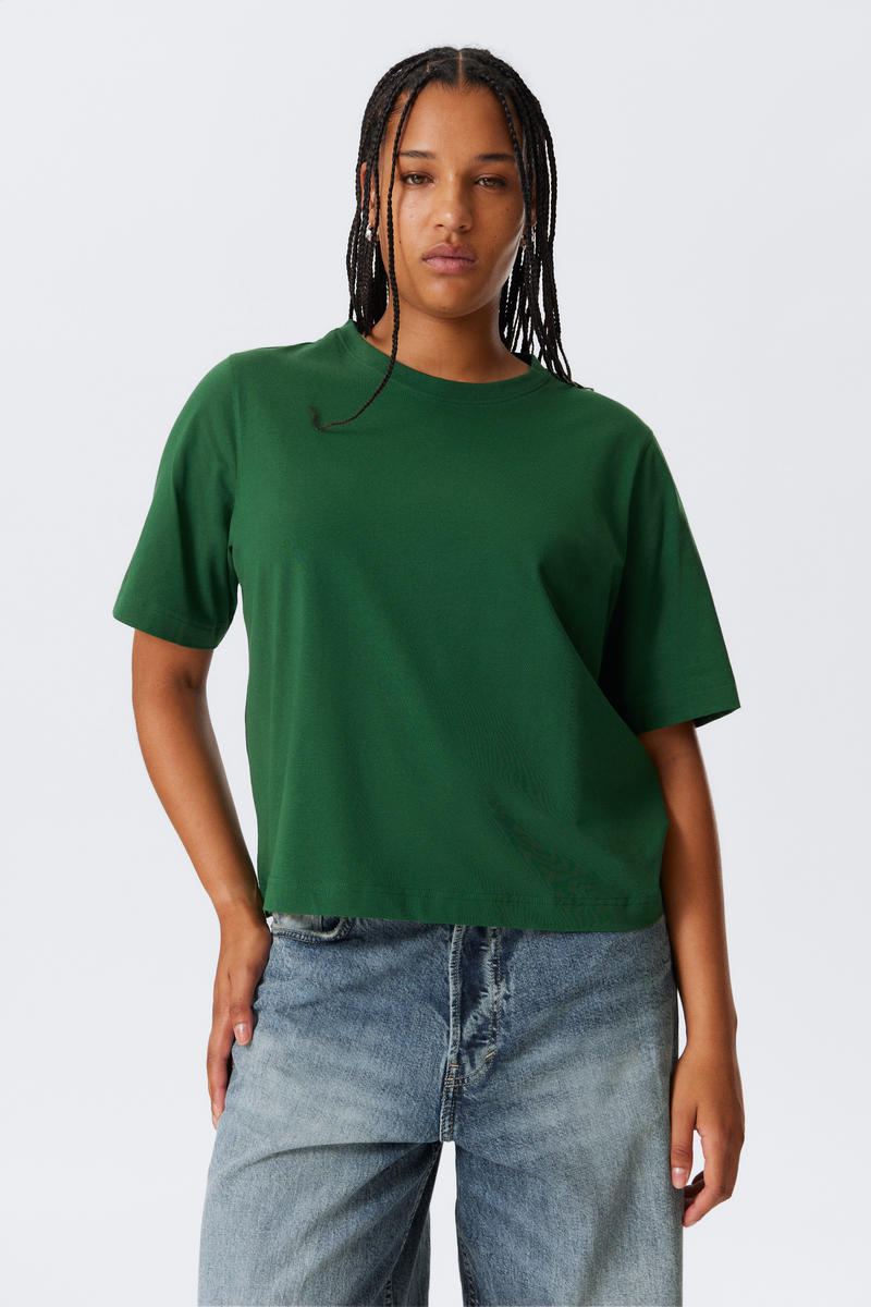 Perfect Boxy T-shirt von Weekday