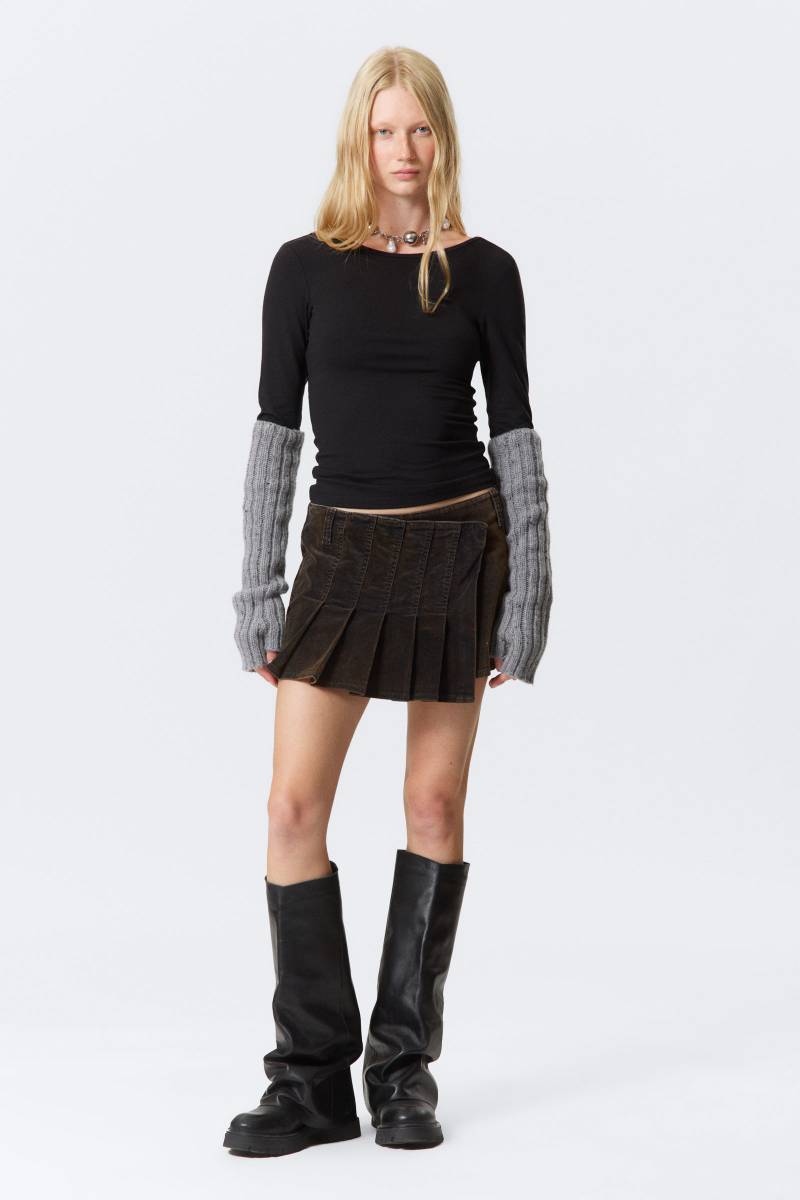 Pleated Velvet Mini Skirt von Weekday