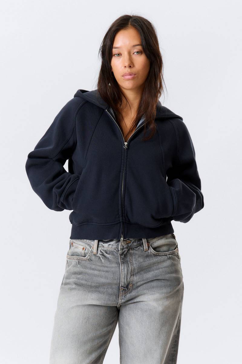 Raglan-Sleeved Cutline Zip Hoodie Raglan-Sleeved Cutline Zip Hoodie von Weekday