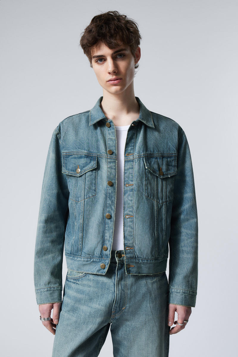 Regular Fit Denim Trucker Jacket von Weekday